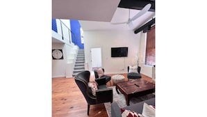 Living area - City View Roof Top with FirePit (3A) (Richmond)