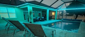 A heated pool - Heated Pool, GameRoom, EV Charger, Family Friendly (Cape Coral)