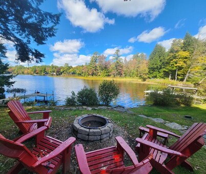Cozy Crescent Cottage-ON THE WATER-Near Mt Sunapee-Great Fishing-Pet friendly