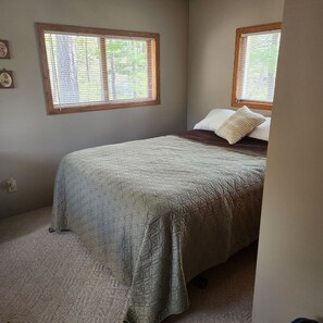 1 slaapkamer, een kluis op de kamer, beddengoed