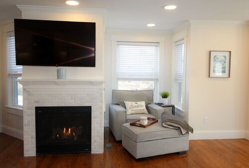 3 Bed Moreland St · Stunning 3+BD Under 10 mins to BOS w/parking & W/D