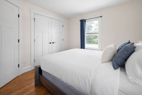 3 Bed Moreland St · Stunning 3+BD Under 10 mins to BOS w/parking & W/D