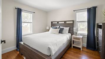 Bureau, fer et planche Ă repasser, lit parapluie, Wi-Fi