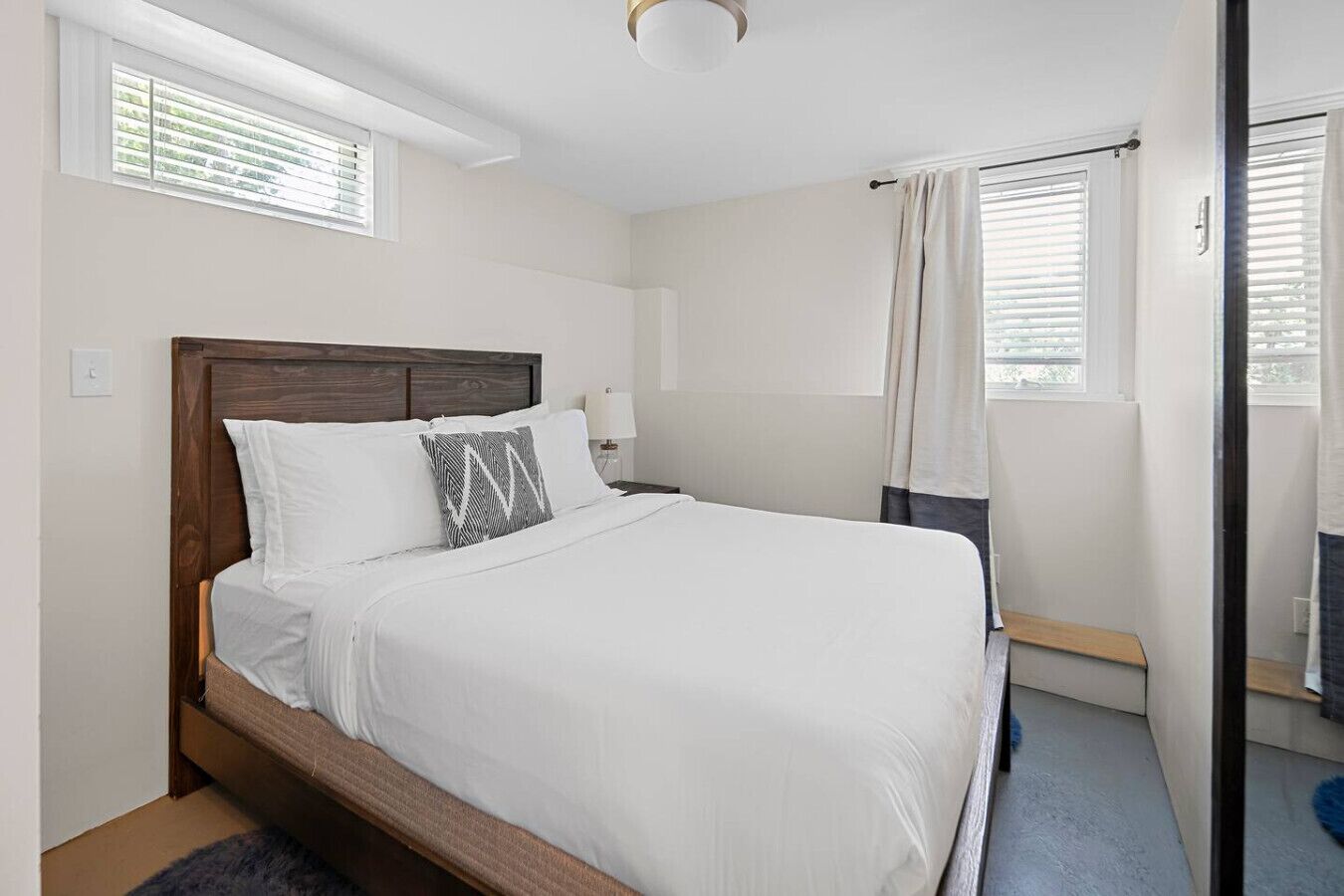 Desk, iron/ironing board, travel crib, WiFi