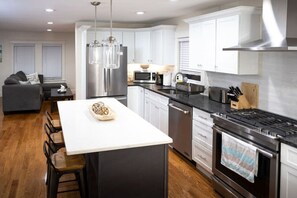 Unclassified image, 5 of 29, button