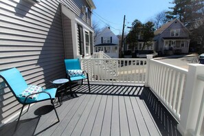 Unclassified image, 2 of 29, button