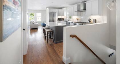 Stunning Home Mins to Boston w/Parking & Laundry