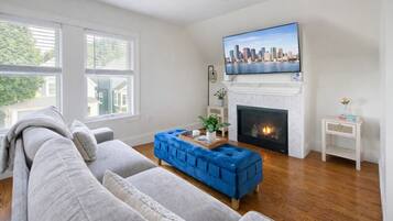 Télévision, cheminée