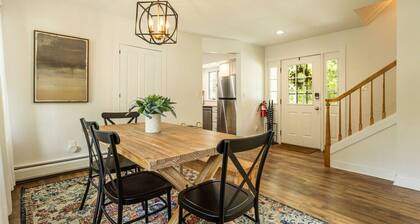 Renovated Farmhouse between Woodstock & Killington