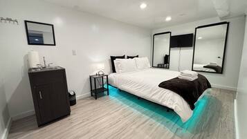 6 slaapkamers, een bureau, een strijkplank/strijkijzer, gratis wifi