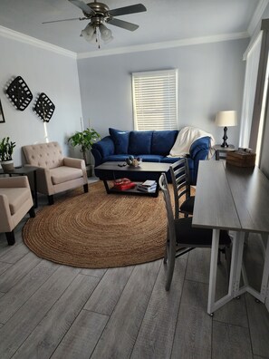 Smart TV, Netflix, streaming services, offices