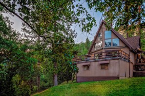 Exterior - Hygge Haus Sequoia - Spacious & Secluded A-Frame Cabin with Mountain VIEWS! (Springville)
