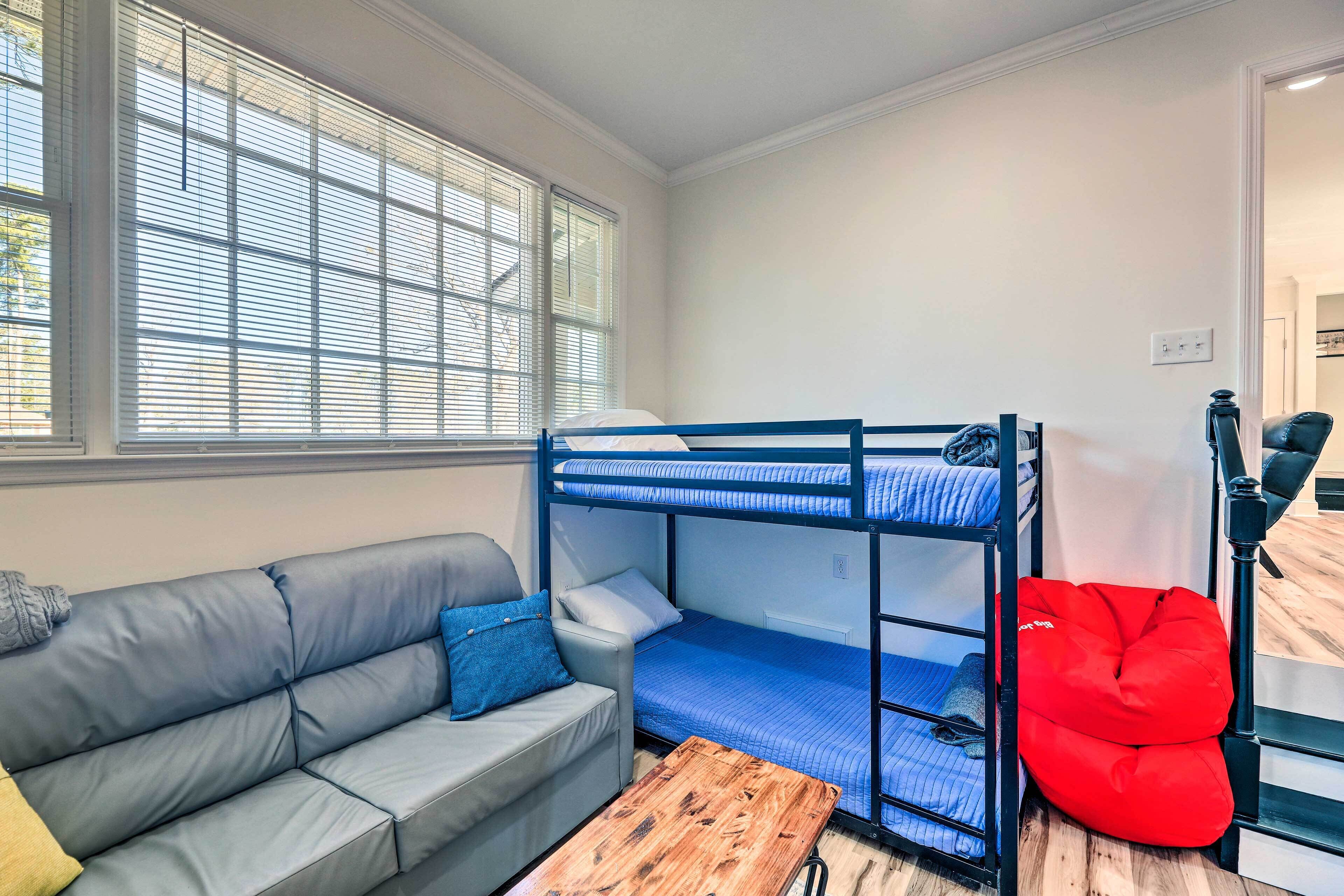 Family-friendly New Bern Home W/ Backyard! - 뉴 베른