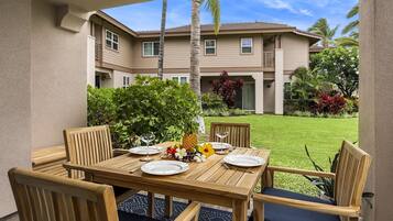 Villa, 2 Bedrooms | Outdoor dining