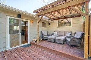 Exterior - Comfy, Cozy Cabin Feel 3BD/2BA - Colorado Getaway (Longmont)