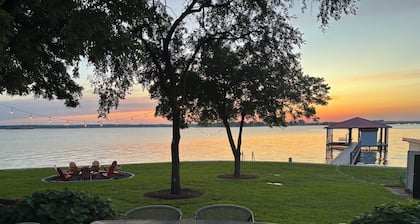 160' waterfront home on a point, fishing pier, game room, & more