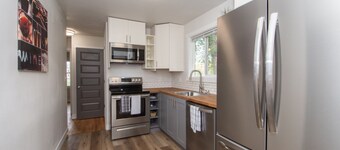 Stylish Home a Block Away from Entertainment