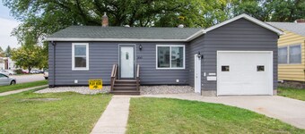 Stylish Home a Block Away from Entertainment