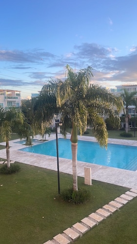 Penthouse w/private hot tub at The Residence at Metro Country Club