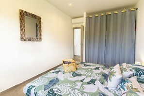 2 bedrooms, in-room safe, desk, iron/ironing board
