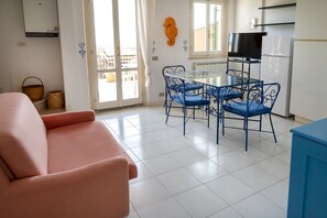 TV - M316 - Marcelli, delightful three-room apartment with sea view (Marcelli)