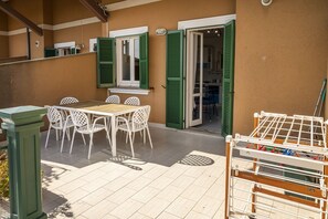 Outdoor dining - M316 - Marcelli, delightful three-room apartment with sea view (Marcelli)