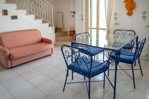 Interior - M316 - Marcelli, delightful three-room apartment with sea view (Marcelli)