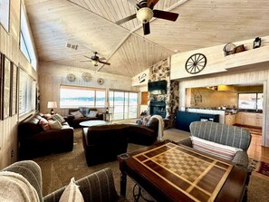 TV, fireplace, stereo