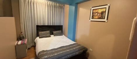 2 bedrooms, iron/ironing board, free WiFi