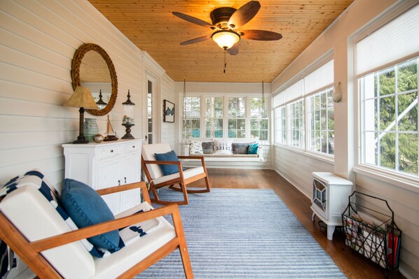 Smart TV, chimenea y videojuegos 