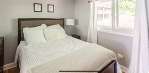 2 bedrooms, iron/ironing board, travel cot, free WiFi