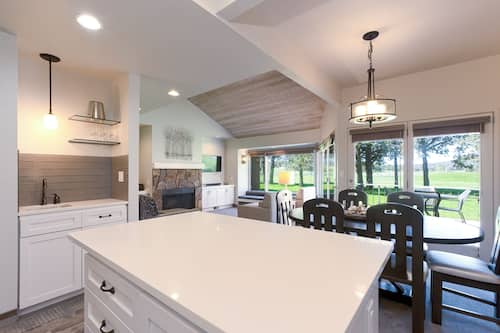 Comfort Condo, 2 Bedrooms, 2 Bathrooms, Golf View | Private kitchen | Full-size fridge, microwave, oven, stovetop