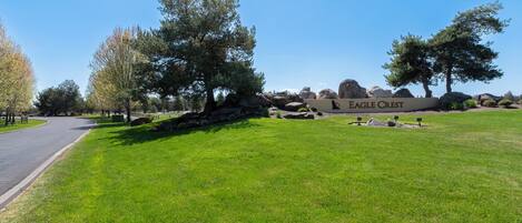 Vista frontal de la propiedad