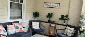 Charming Victorian at Lake Shelbyville ⋅ Sleeps 6 ⋅Sunroom ⋅ Fire Pit ⋅ Parking