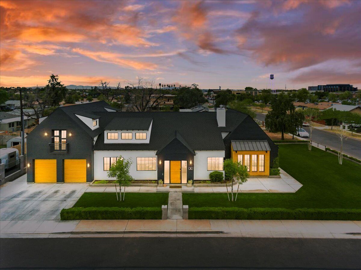 IN DT Gilbert - 4500 Sqft Luxury Estate w/ Casita
