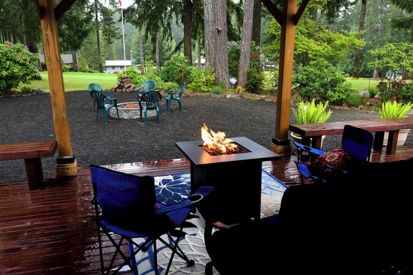 Backyard is so wonderful and peaceful house sits on dead end street, quite