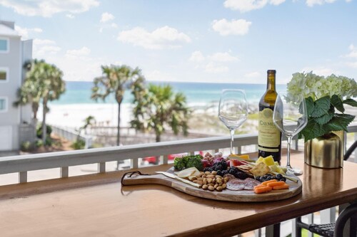 "Serenity By The Sea" - Beachside Villas - 3BR/2BA - Beach Views!