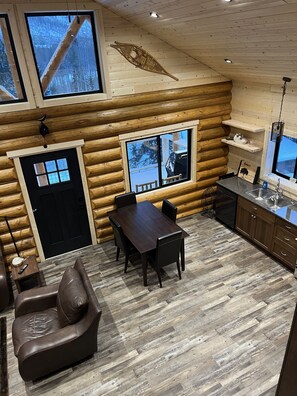 Interior - Beautiful log cabin located 2 minutes from Osprey Lake (Summerland)