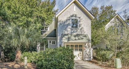 Nestled in Keepers Landing neighborhood at this cozy two bedroom home! Access to both clubs