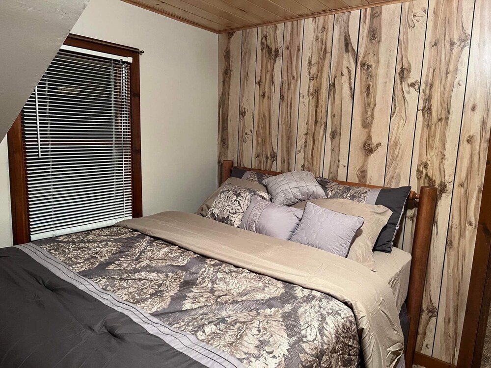 Scenic Lakefront Retreat with ATV Trail Access Hatfield Lake Arbutus