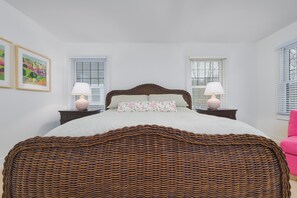 4 camere, una scrivania, ferro/asse da stiro, Wi-Fi gratuito