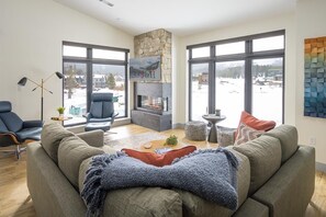 Smart TV, fireplace - Timber Fox 2405 | Hot Tub & Mtn Views | Stay in Style (Winter Park)