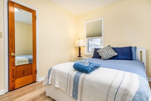 2 slaapkamers, een strijkplank/strijkijzer, reisbedje, gratis wifi