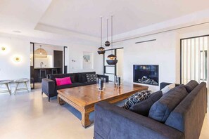 Fireplace, stereo