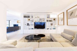Fireplace, stereo