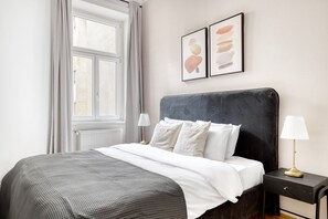 2 chambres, fer et planche à repasser, Wi-Fi, draps fournis