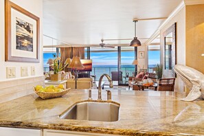 Interior - Heavenly oceanfront 2bd condo in West Maui (Lahaina)