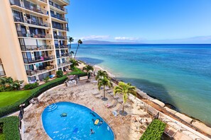 A heated pool - Heavenly oceanfront 2bd condo in West Maui (Lahaina)