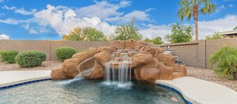 Pack it up Pack it in! San Tan Sparkling pool! 30 Night Min.