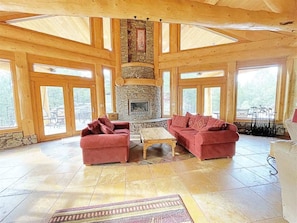 TV, fireplace - Granite Ridge Lodge (Keystone)